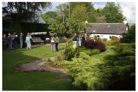 Socialising - an important element of the garden visit!